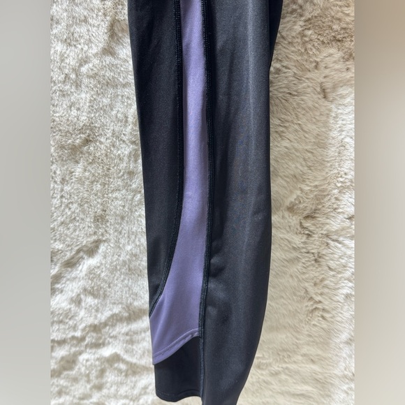 Athleta Ultimate Stash Colorblock black and purple medium leggings - Picture 7 of 15